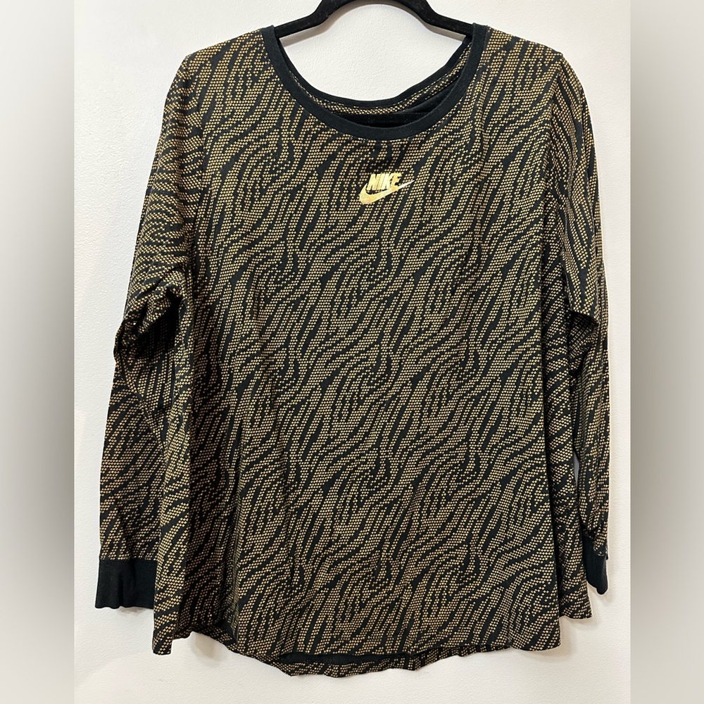 Nike The Nike Tee Women's 1X Plus Black Gold Animal Star Print Long Sleeve Top